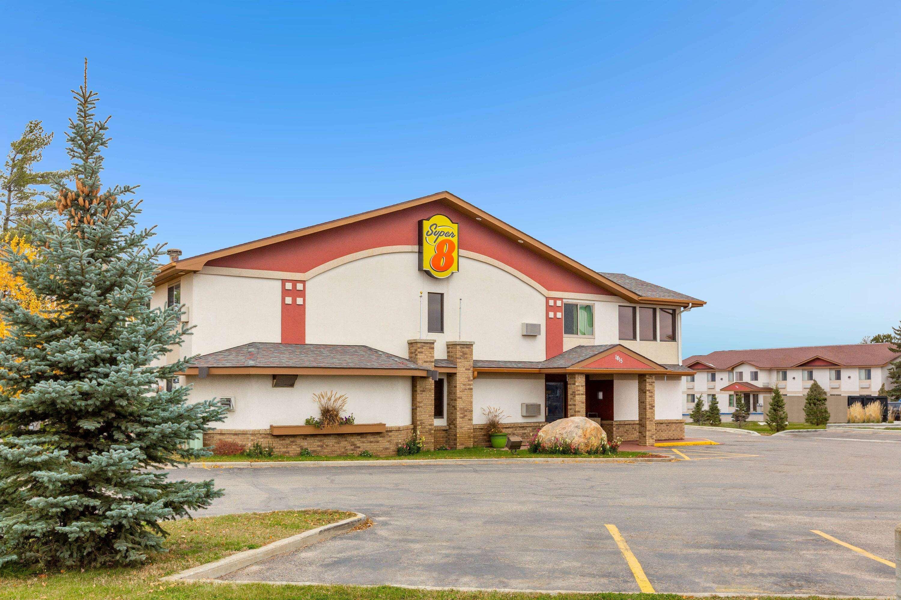 Super 8 By Wyndham Bemidji Mn Hotel Buitenkant foto